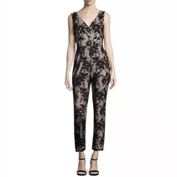 Monique Lhuillier $550 Floral Lace Jumpsuit Size 8